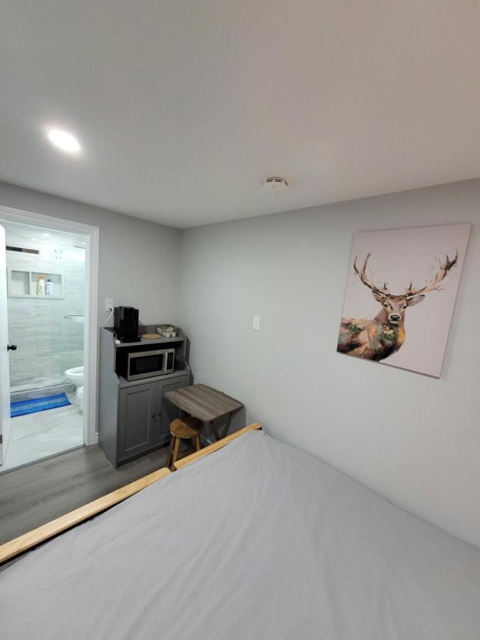 Guest House Basement - Master Bedrooms In Bayview Village Торонто Екстериор снимка