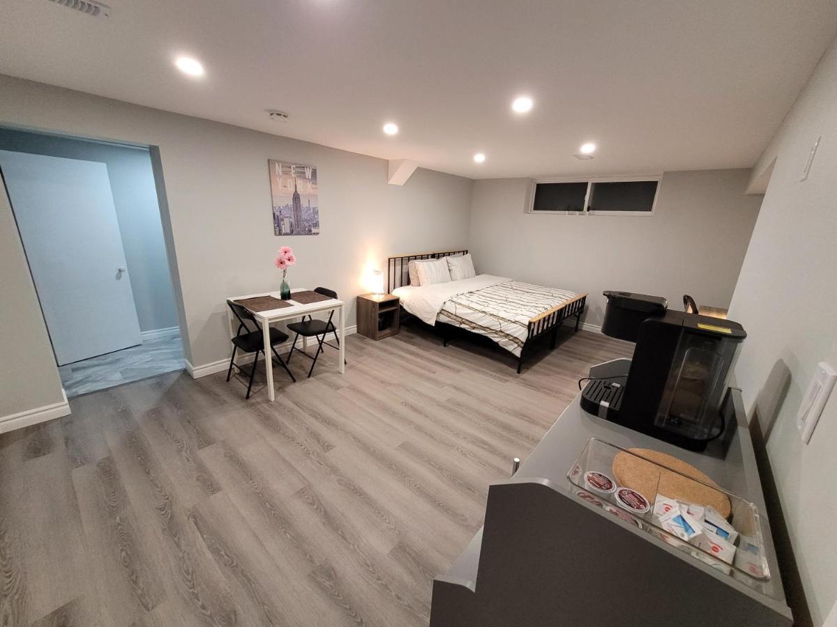 Guest House Basement - Master Bedrooms In Bayview Village Торонто Екстериор снимка